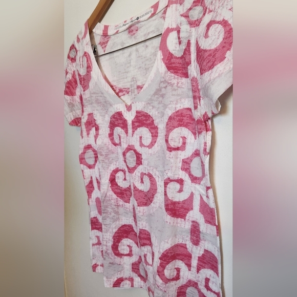 Stylish Pink and White Patterned Short Sleeve Top - Picture 4 of 5